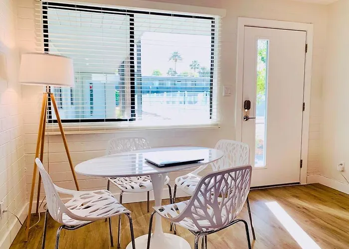 Primo Old Town Location W/ Heated Pool Apartment Scottsdale