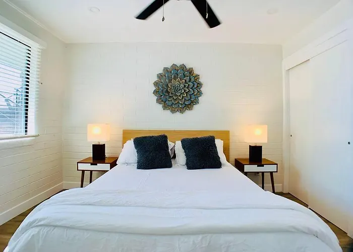 Primo Old Town Location W/ Heated Pool Scottsdale