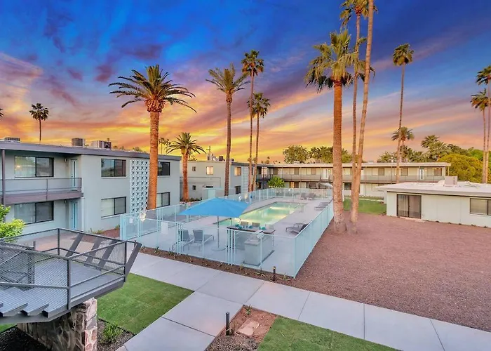 Primo Old Town Location W/ Heated Pool