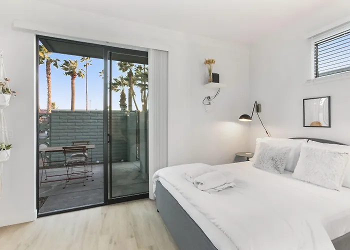 Primo Old Town Location W/ Heated Pool *