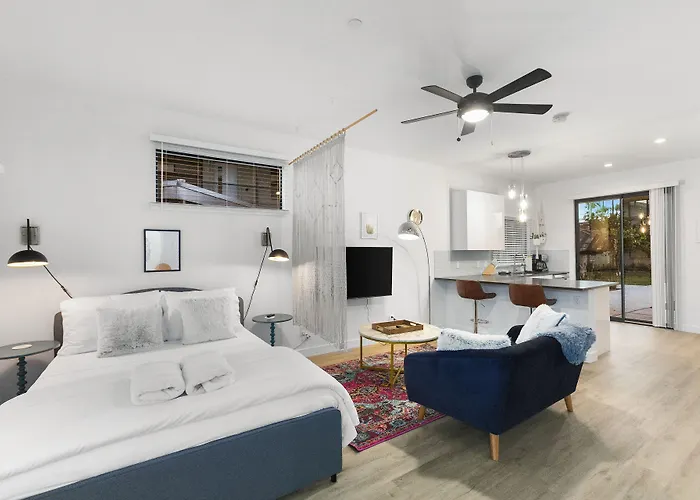 Primo Old Town Location W/ Heated Pool