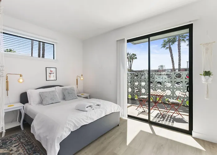 Primo Old Town Location W/ Heated Pool *